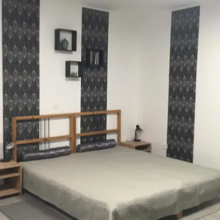 Cuki Apartmanok Dombovar Exterior photo