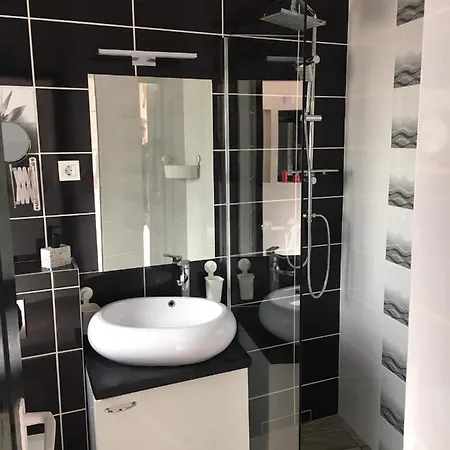 Cuki Apartmanok Dombovar Exterior photo
