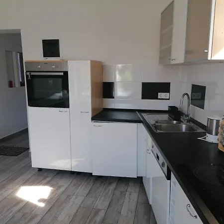Cuki Apartmanok Dombovar Exterior photo